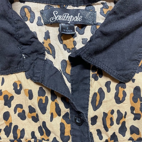 Women’s leopard button down shirt - Picture 3 of 6